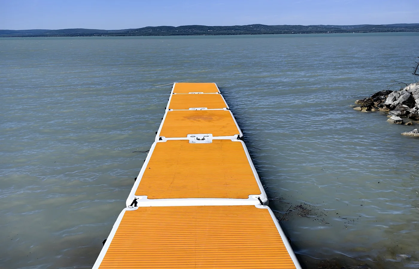 BalatonFloat úszóstég a Balatonon – egyenes konfiguráció